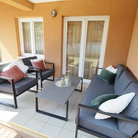 Vakantiehuis House Tina *