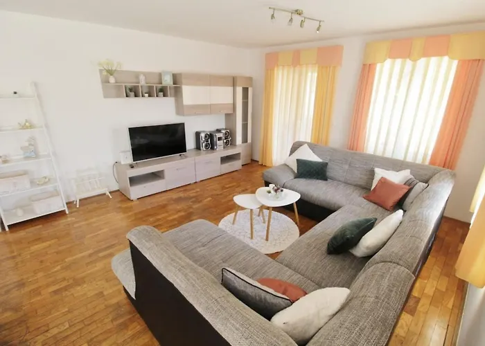 Vakantiehuis House Tina *