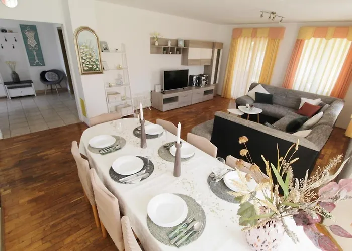 Vakantiehuis House Tina *