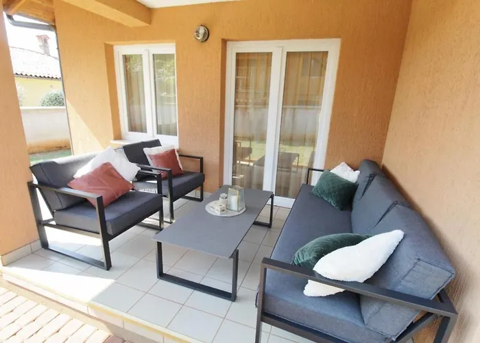 Vakantiehuis House Tina *